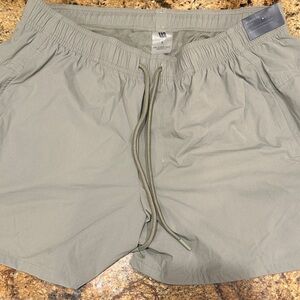 Men's Athletic Shorts in Earl Grey